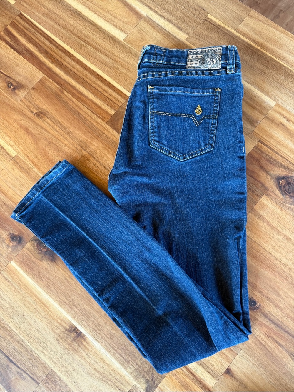 Volcom Women's Indigo Skinny Jeans 
💥3/$20💥 Bundle!